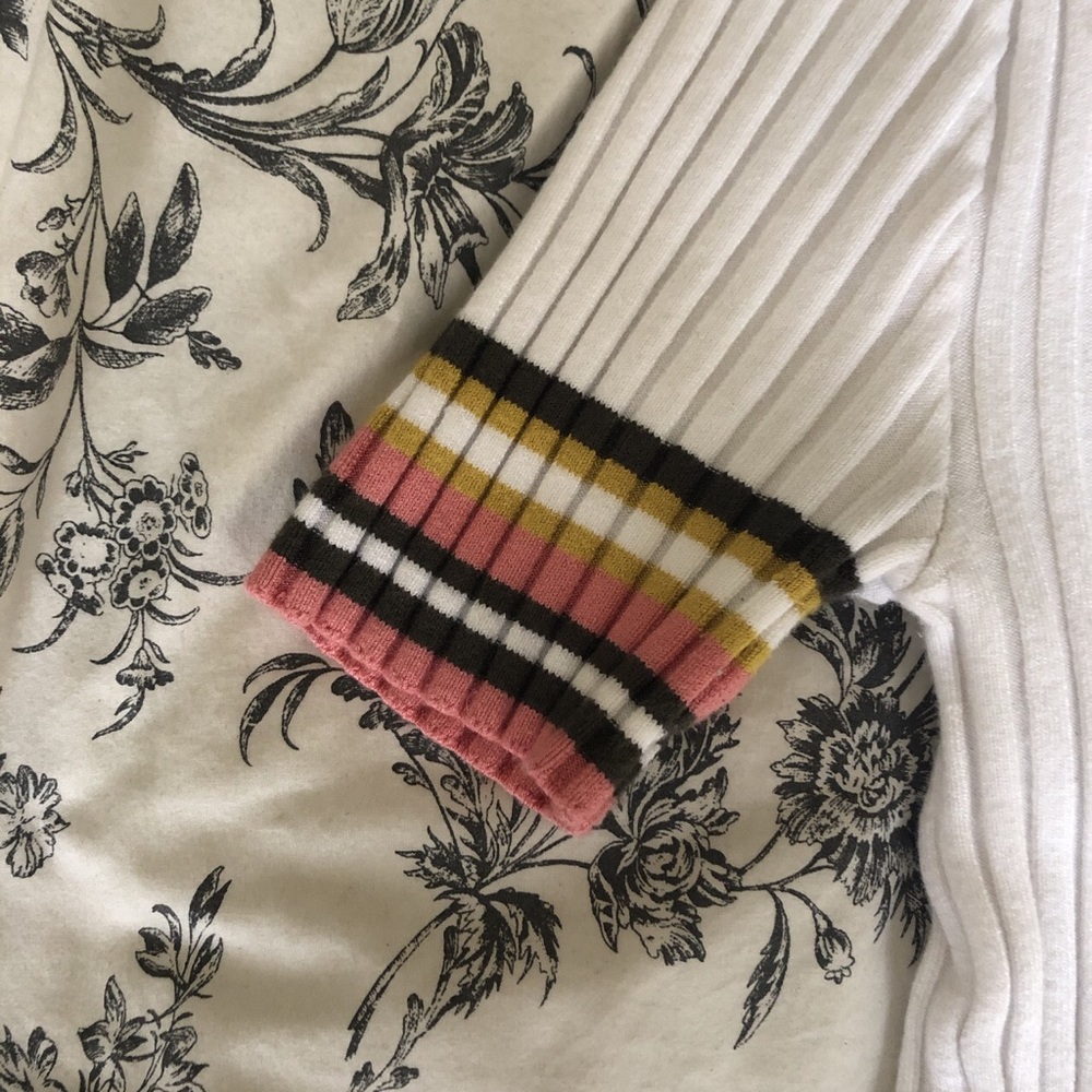 F21 White Ribbed Top - Picture 3 of 4
